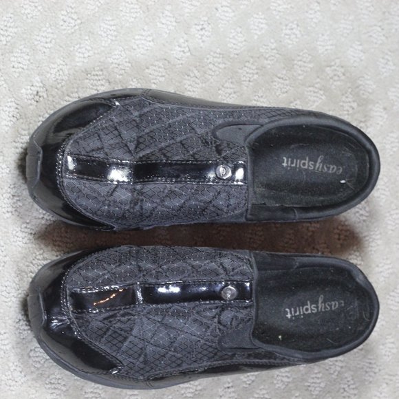 Easy Spirit Size 7.5 Black Quilted & Patent Slip On Mules - Picture 2 of 5